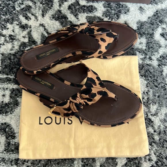 Louis Vuitton leopard print sandals - Picture 3 of 4